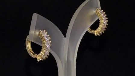 Boucles d'oreilles Huggie CZ en alliage d'argent plaqué or 18 carats avec cristal perlé pour femmes